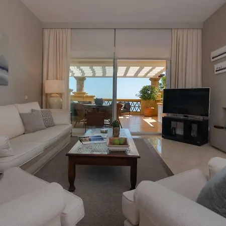 Apartment Superb Front Line Location With Heated Pool *