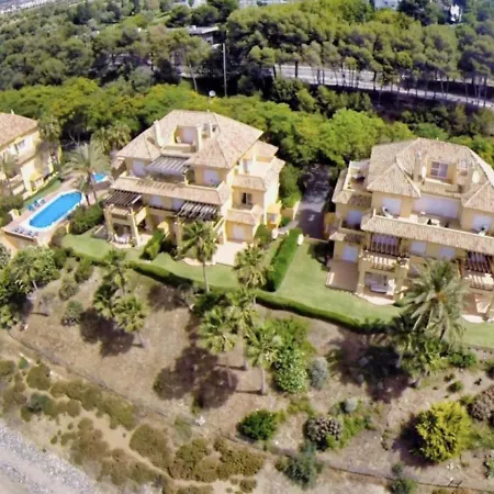 شقة Superb Front Line Location With Heated Pool