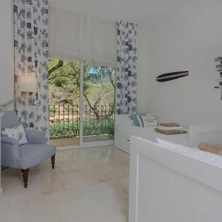 Superb Front Line Location With Heated Pool 公寓 马尔韦利亚