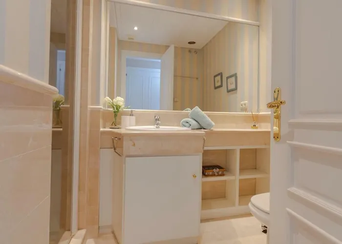 Apartment Superb Front Line Location With Heated Pool