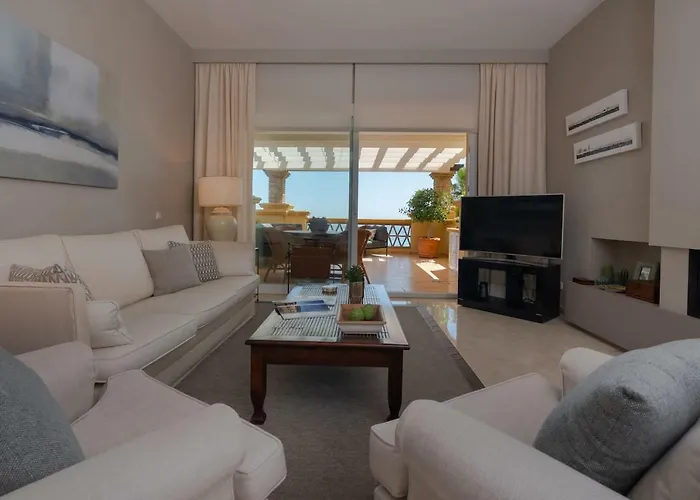 Apartment Superb Front Line Location With Heated Pool *