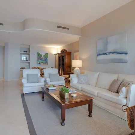 Superb Front Line Location With Heated Pool * Marbella