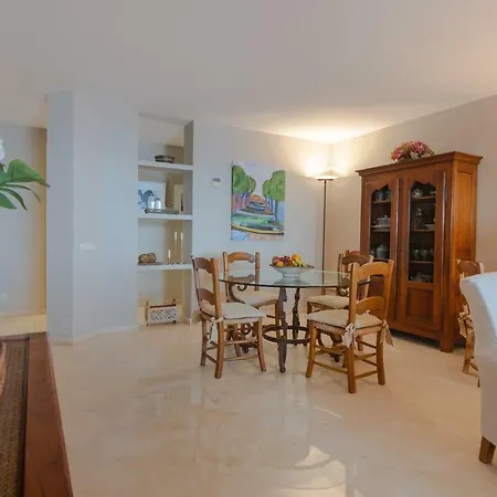 Superb Front Line Location With Heated Pool * Marbella