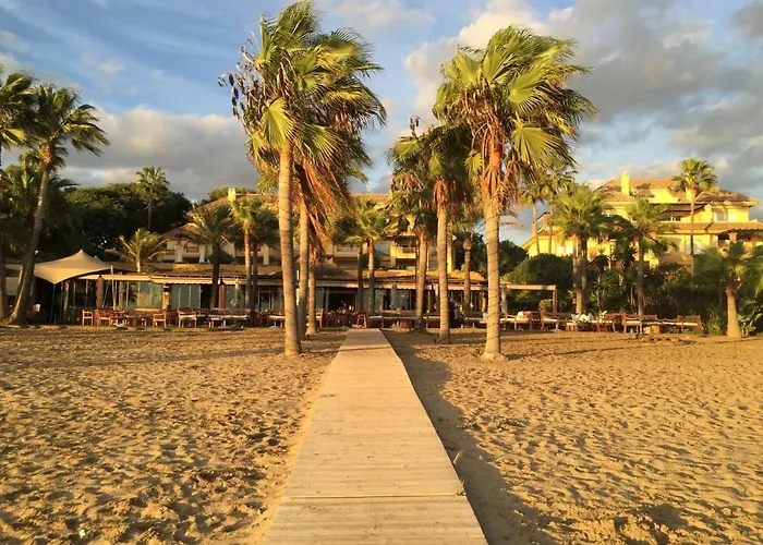 Superb Front Line Location With Heated Pool * Marbella
