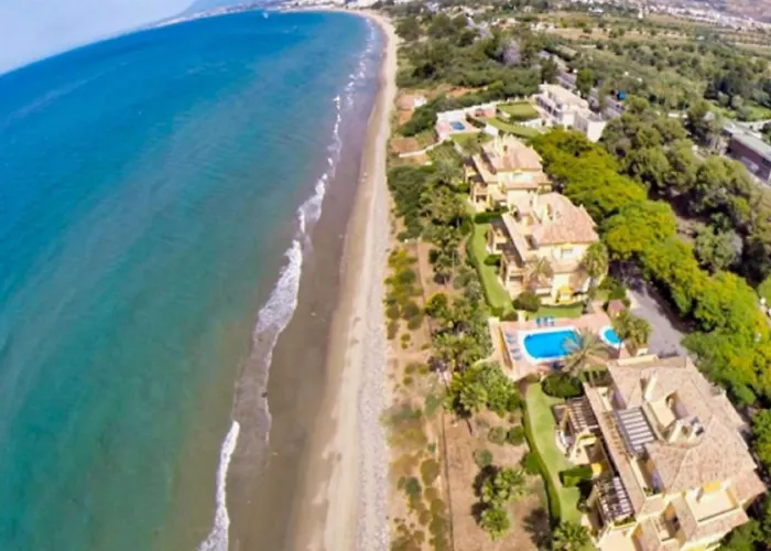 Superb Front Line Location With Heated Pool Apartament *